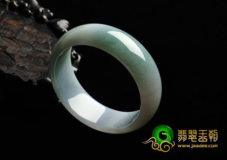 糯冰种淡春带彩缅甸翡翠A货手镯（56.1mm）