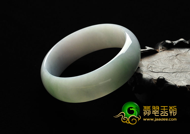 糯冰种淡春带彩缅甸翡翠A货手镯（56.1mm）