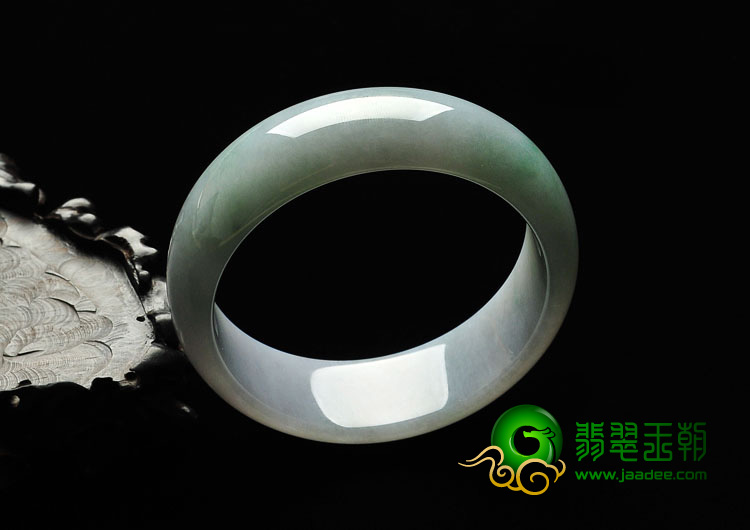 糯冰种淡春带彩缅甸翡翠A货手镯（56.1mm）