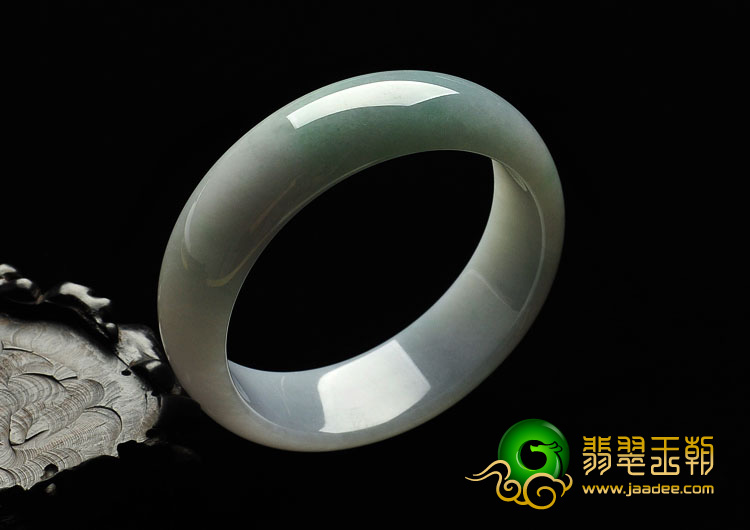 糯冰种淡春带彩缅甸翡翠A货手镯（57.6mm）