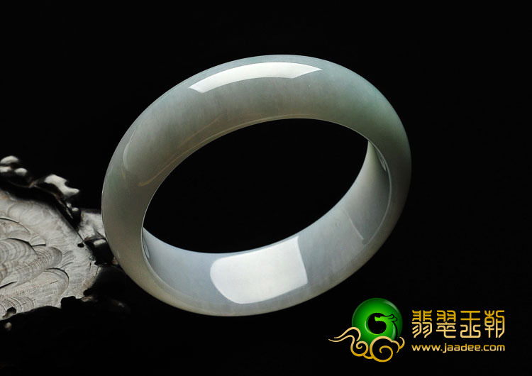 糯冰种淡春带彩缅甸翡翠A货手镯（57.6mm）