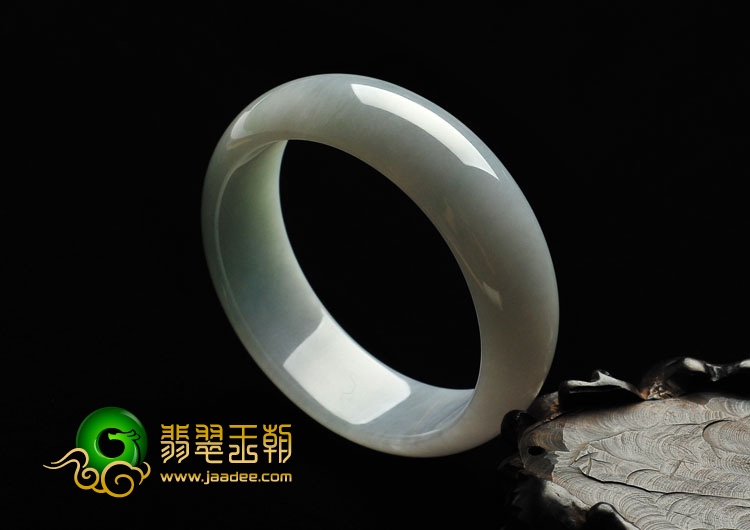 糯冰种淡春带彩缅甸翡翠A货手镯（57.6mm）