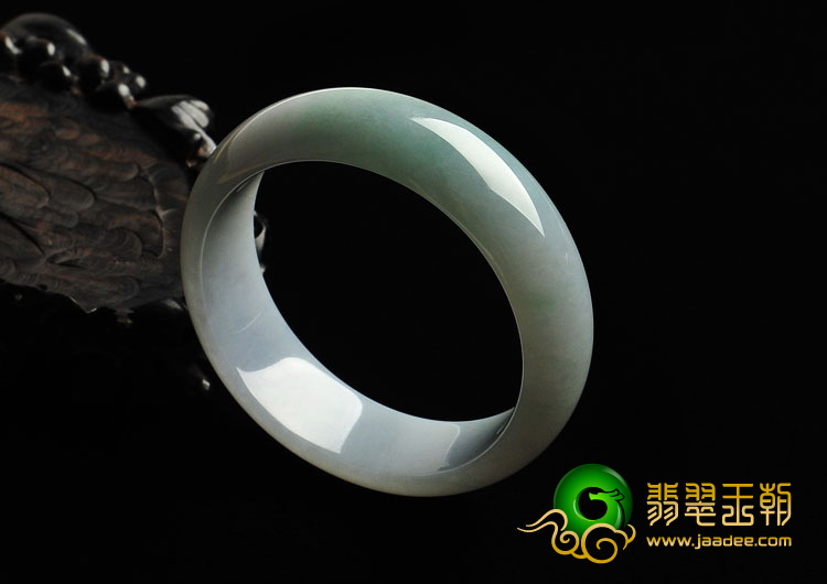 糯冰种淡春带彩缅甸翡翠A货手镯（57.6mm）
