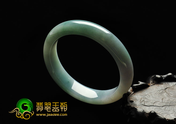 糯冰种淡春带彩缅甸翡翠A货手镯（60mm）