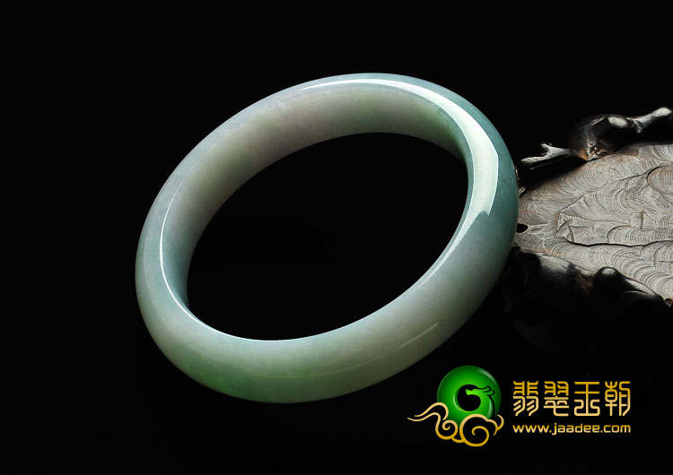 糯冰种淡春带彩缅甸翡翠A货手镯（60mm）
