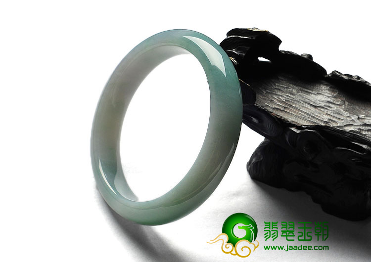 糯冰种淡春带彩缅甸翡翠A货手镯（60mm）