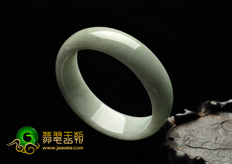 糯冰种白底青缅甸翡翠A货手镯（56.2mm）