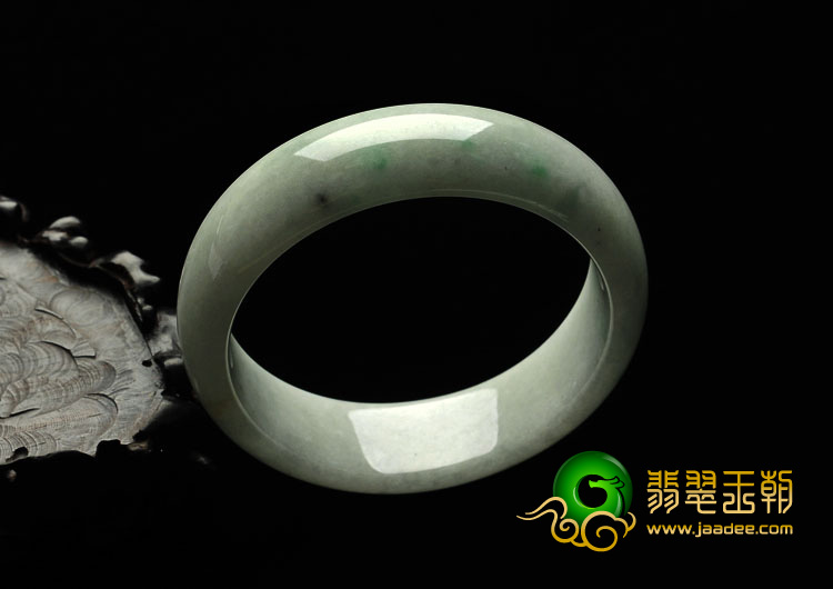 糯冰种白底青缅甸翡翠A货手镯（56.2mm）