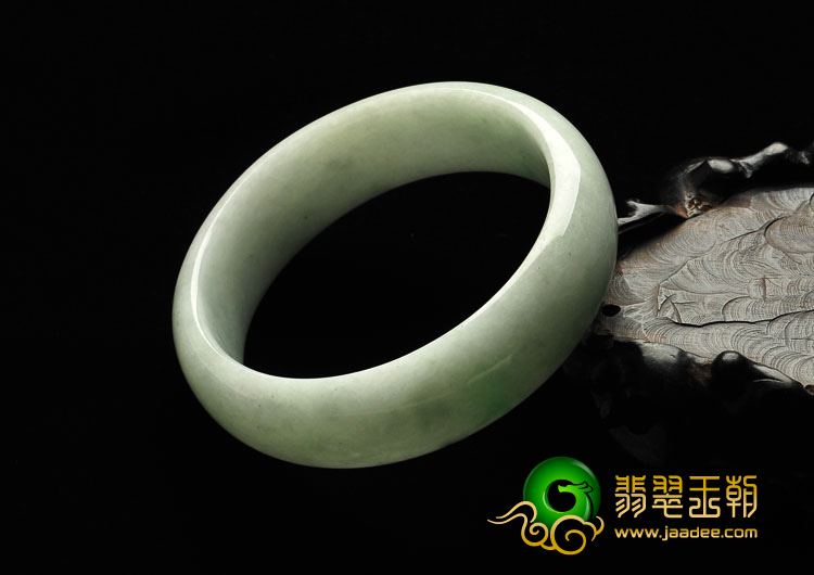 糯冰种白底青缅甸翡翠A货手镯（56.2mm）
