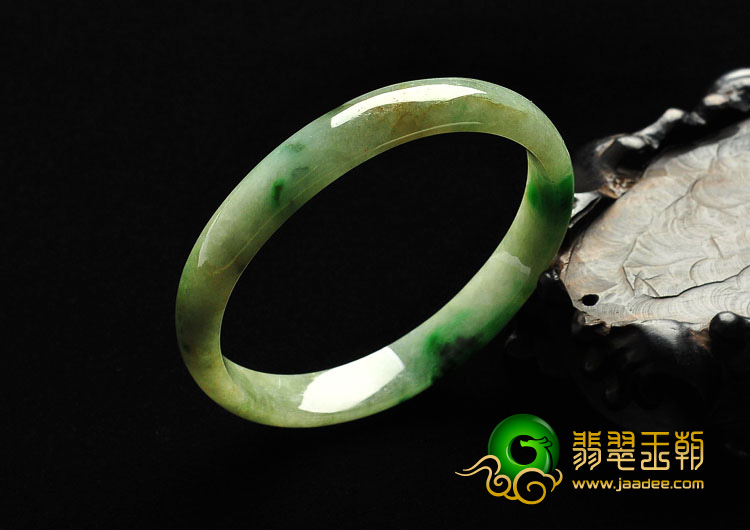 糯冰种飘翠缅甸翡翠A货贵妃镯（57.2mm-49.2mm）