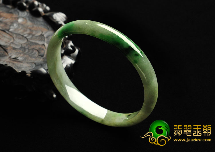 糯冰种飘翠缅甸翡翠A货贵妃镯（57.2mm-49.2mm）