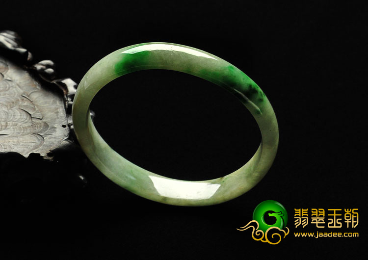 糯冰种飘翠缅甸翡翠A货贵妃镯（57.2mm-49.2mm）