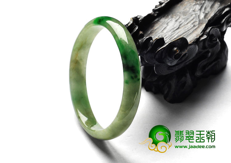 糯冰种飘翠缅甸翡翠A货贵妃镯（57.2mm-49.2mm）