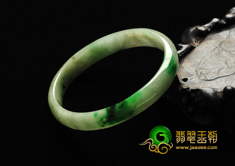 糯冰种飘翠缅甸翡翠A货贵妃镯（57.2mm-49.2mm）