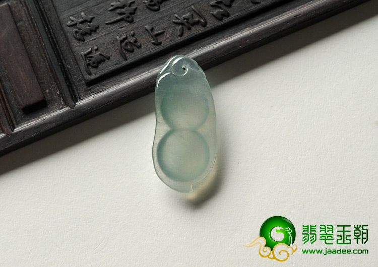 冰种晴水缅甸翡翠A货四季豆挂件