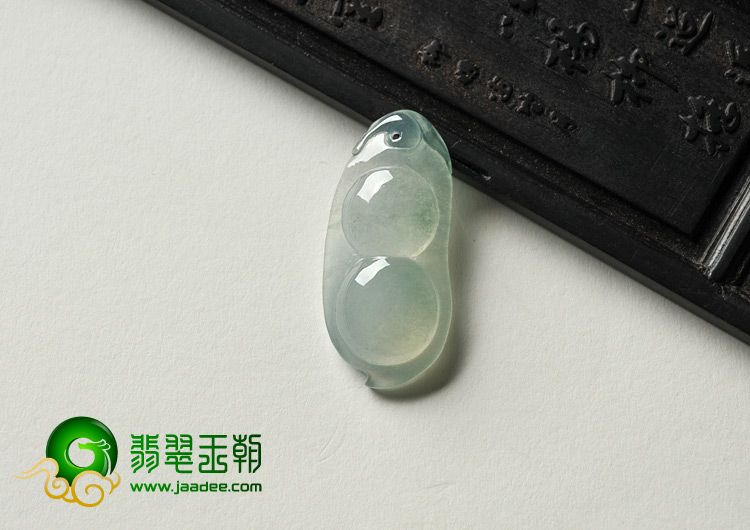 冰种晴水缅甸翡翠A货四季豆挂件