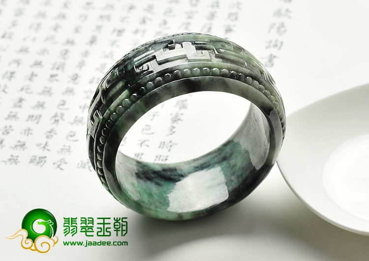 细糯种黑加绿缅甸翡翠A货仿古雕花镯（59.2mm）