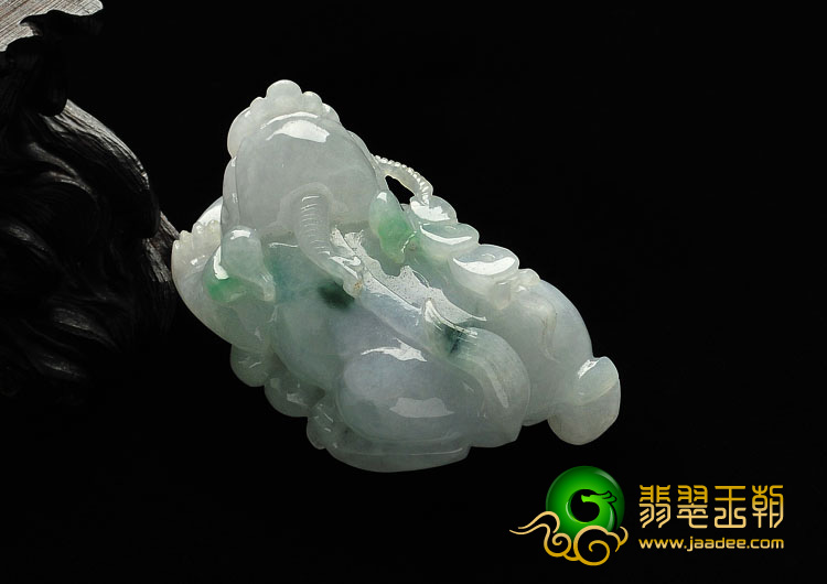 糯冰种淡紫罗兰飘花缅甸翡翠A货貔貅手玩件