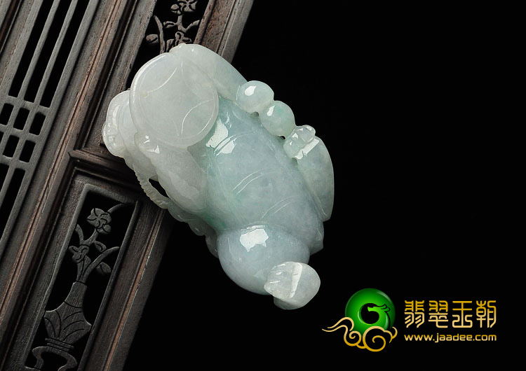 糯冰种淡紫罗兰飘花缅甸翡翠A货貔貅手玩件