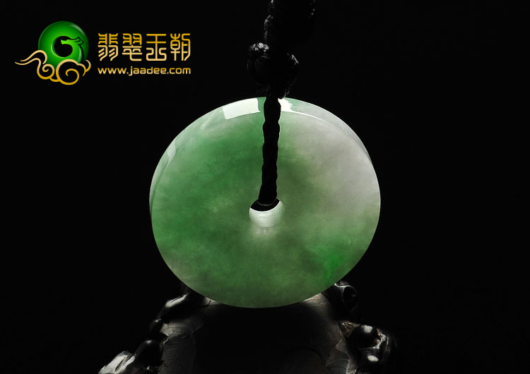 糯冰种淡春带彩缅甸翡翠A货平安扣挂件