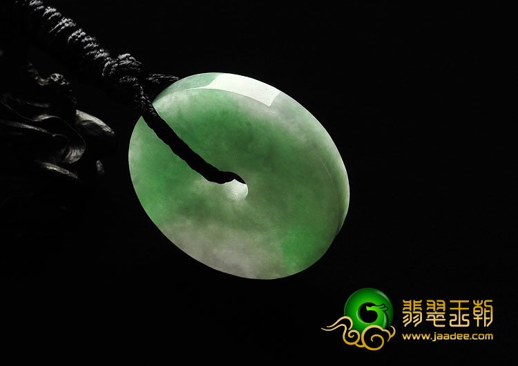 糯冰种淡春带彩缅甸翡翠A货平安扣挂件