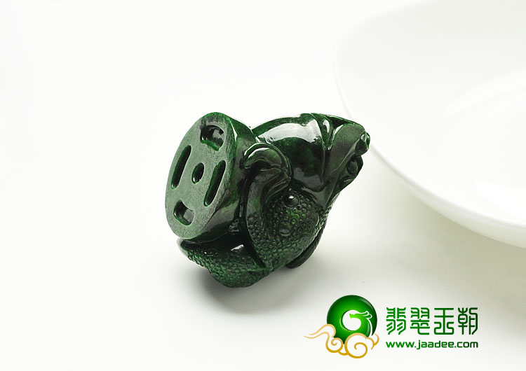 细糯种干青缅甸翡翠A货金蟾挂件