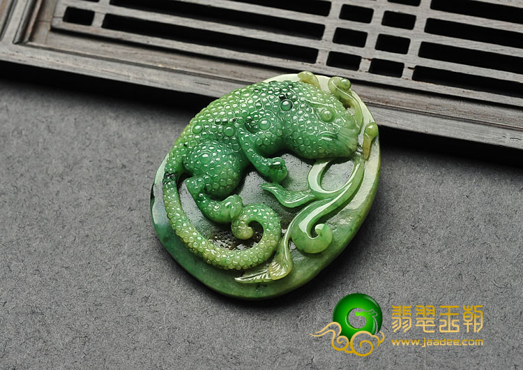 细糯种黄加绿缅甸翡翠A货今非昔比挂件