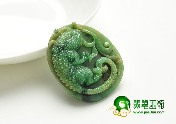 细糯种黄加绿缅甸翡翠A货今非昔比挂件