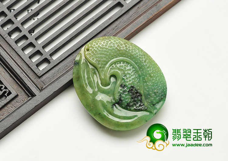 细糯种黄加绿缅甸翡翠A货今非昔比挂件