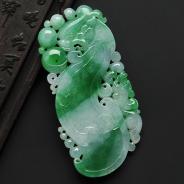 糯冰种翠色缅甸翡翠A货龙牌挂件