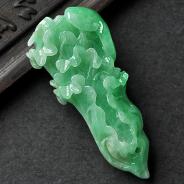 细糯种翠色缅甸翡翠A货白菜挂件