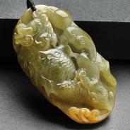 冰种褐黄翡缅甸翡翠A货鱼龙挂件