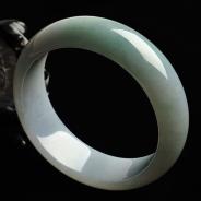糯冰种淡春带彩缅甸翡翠A货手镯（57.6mm）