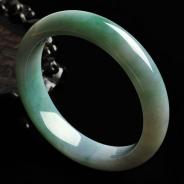 糯冰种淡春带彩缅甸翡翠A货手镯（60mm）