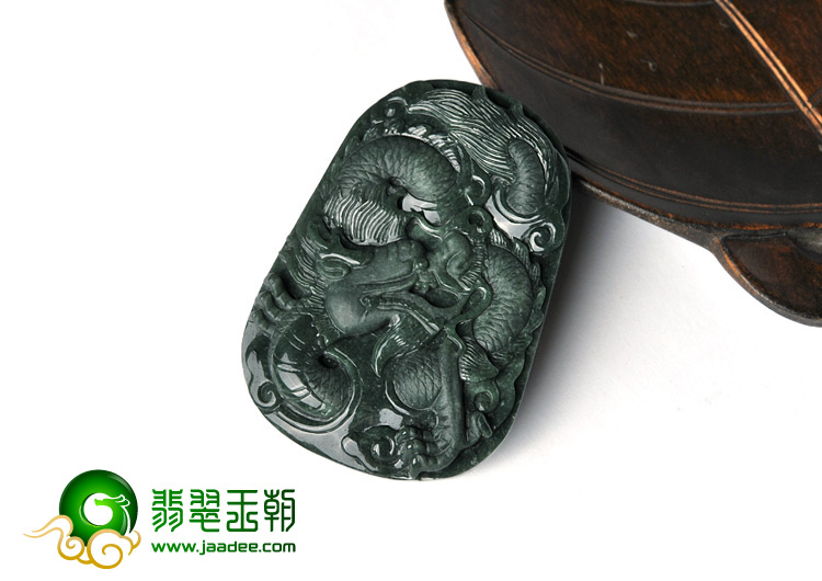 糯冰种墨翠缅甸翡翠A货龙牌挂件