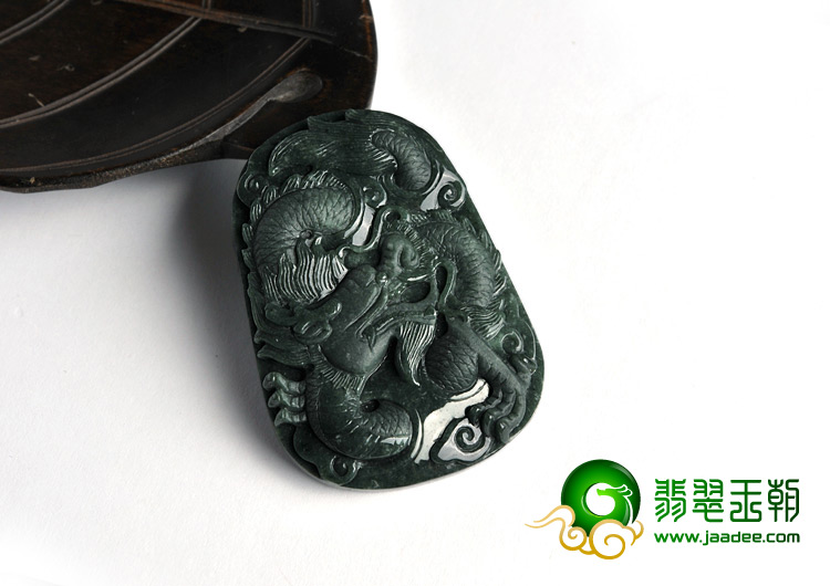 糯冰种墨翠缅甸翡翠A货龙牌挂件