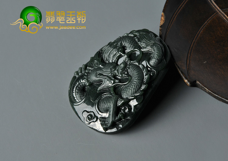糯冰种墨翠缅甸翡翠A货龙牌挂件