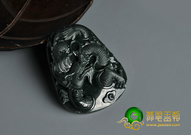 糯冰种墨翠缅甸翡翠A货龙牌挂件