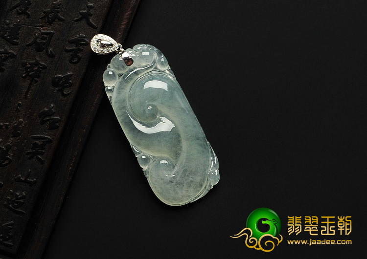 冰种晴水缅甸翡翠A货镶银扣如意寿挂件