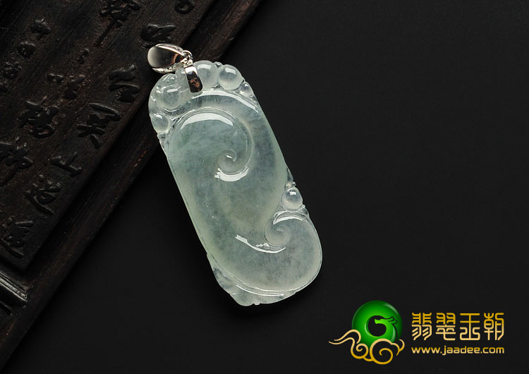 冰种晴水缅甸翡翠A货镶银扣如意寿挂件