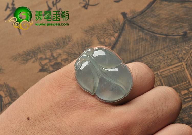 冰种淡晴水缅甸翡翠A货叶子挂件