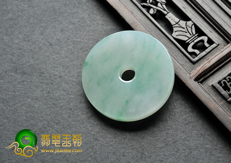 糯冰种飘翠缅甸翡翠A货平安扣挂件