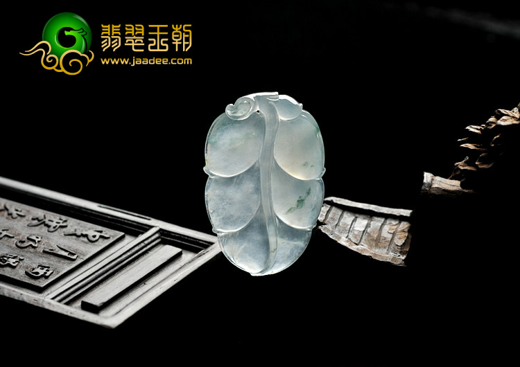 冰种飘花缅甸翡翠A货叶子挂件