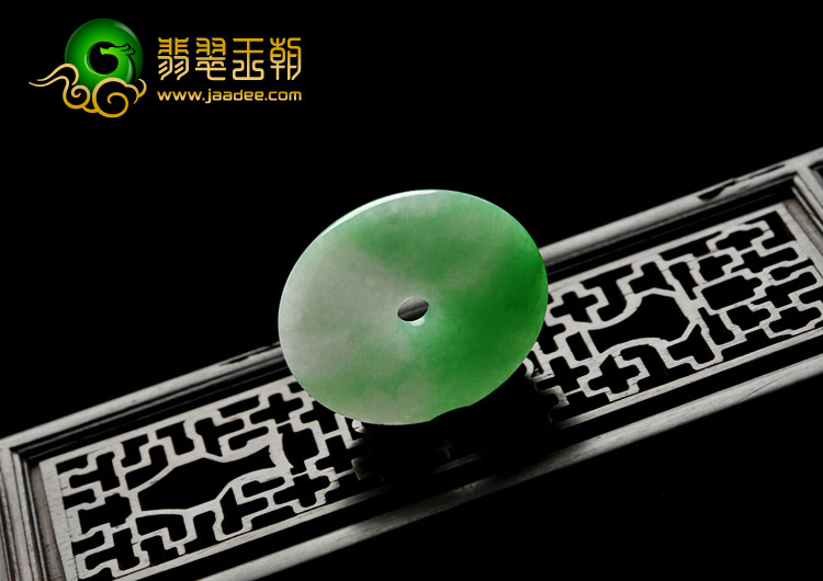 糯冰种飘翠缅甸翡翠A货平安扣挂件