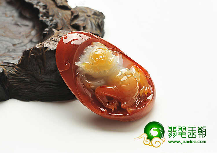 糯冰种红翡缅甸翡翠A货蝙蝠龙挂件