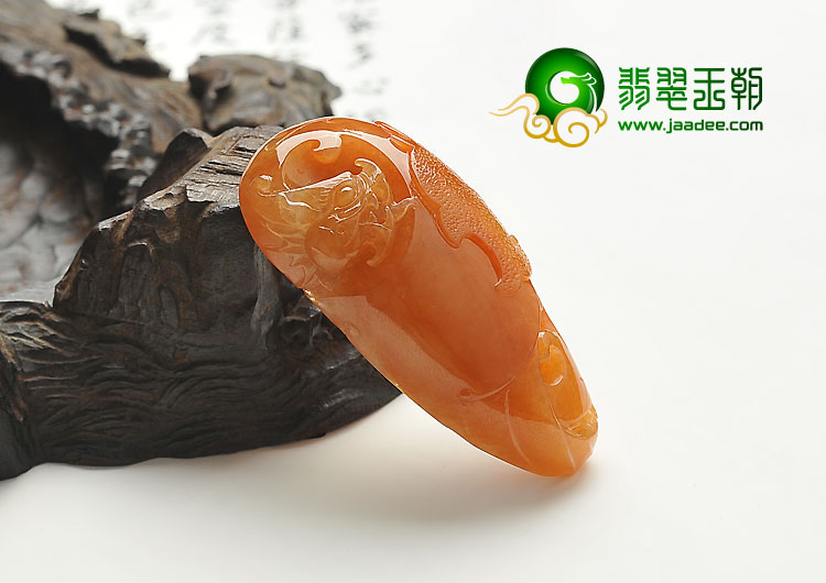 糯冰种红黄翡缅甸翡翠A货仿古龙挂件