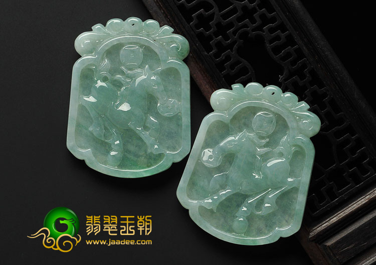 冰种晴水缅甸翡翠A货马牌挂件（一对）