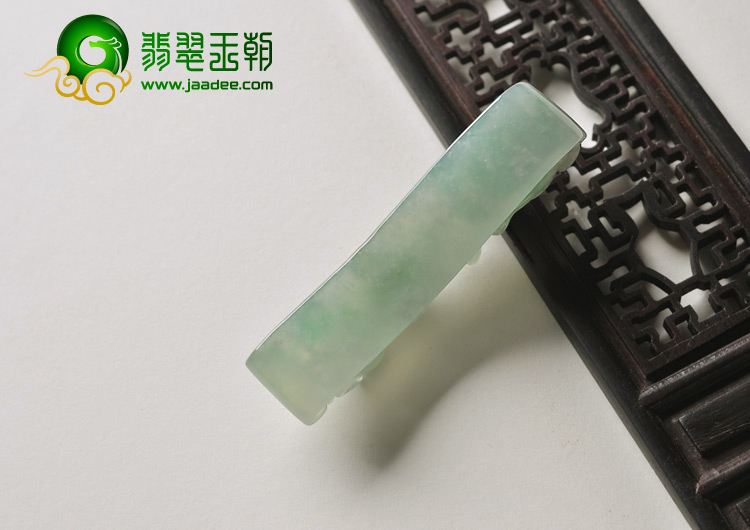 冰种晴水缅甸翡翠A货龙钩挂件
