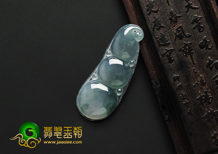 冰种晴水缅甸翡翠A货四季豆挂件