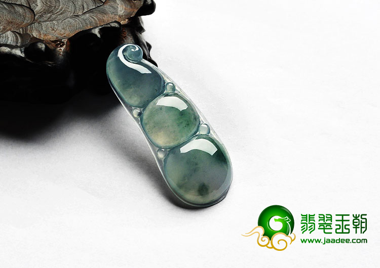 冰种晴水缅甸翡翠A货四季豆挂件